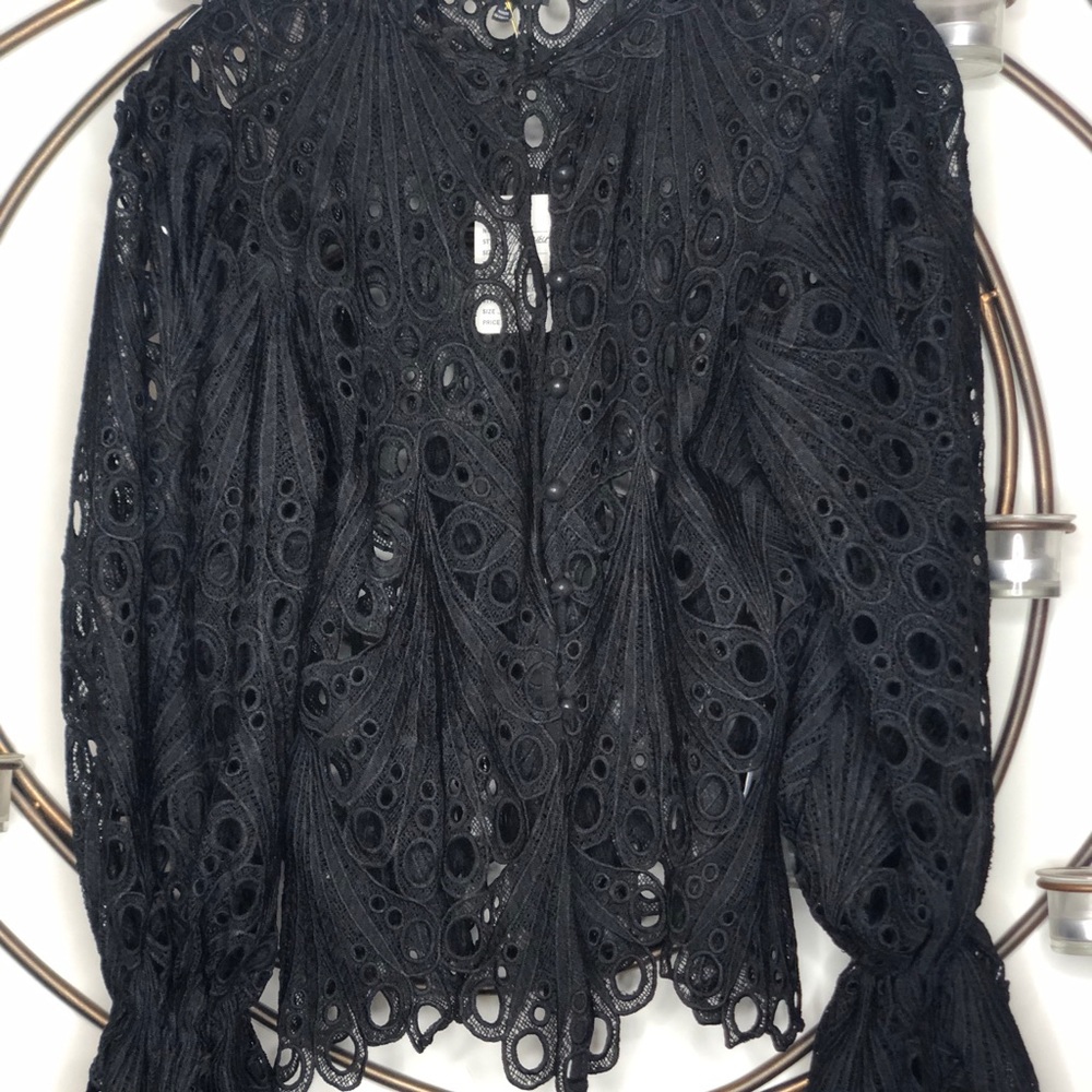 Woman’s Black Top